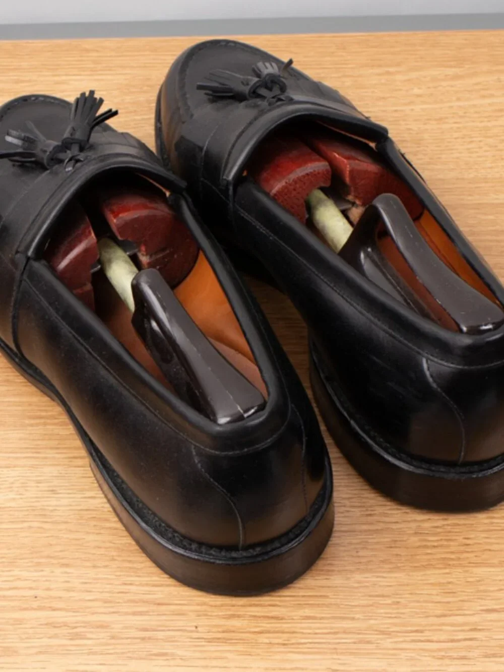 Allen Edmonds Newport Shoes Men's 9.5 EEE Black Leather Resoled With Shoe Trees